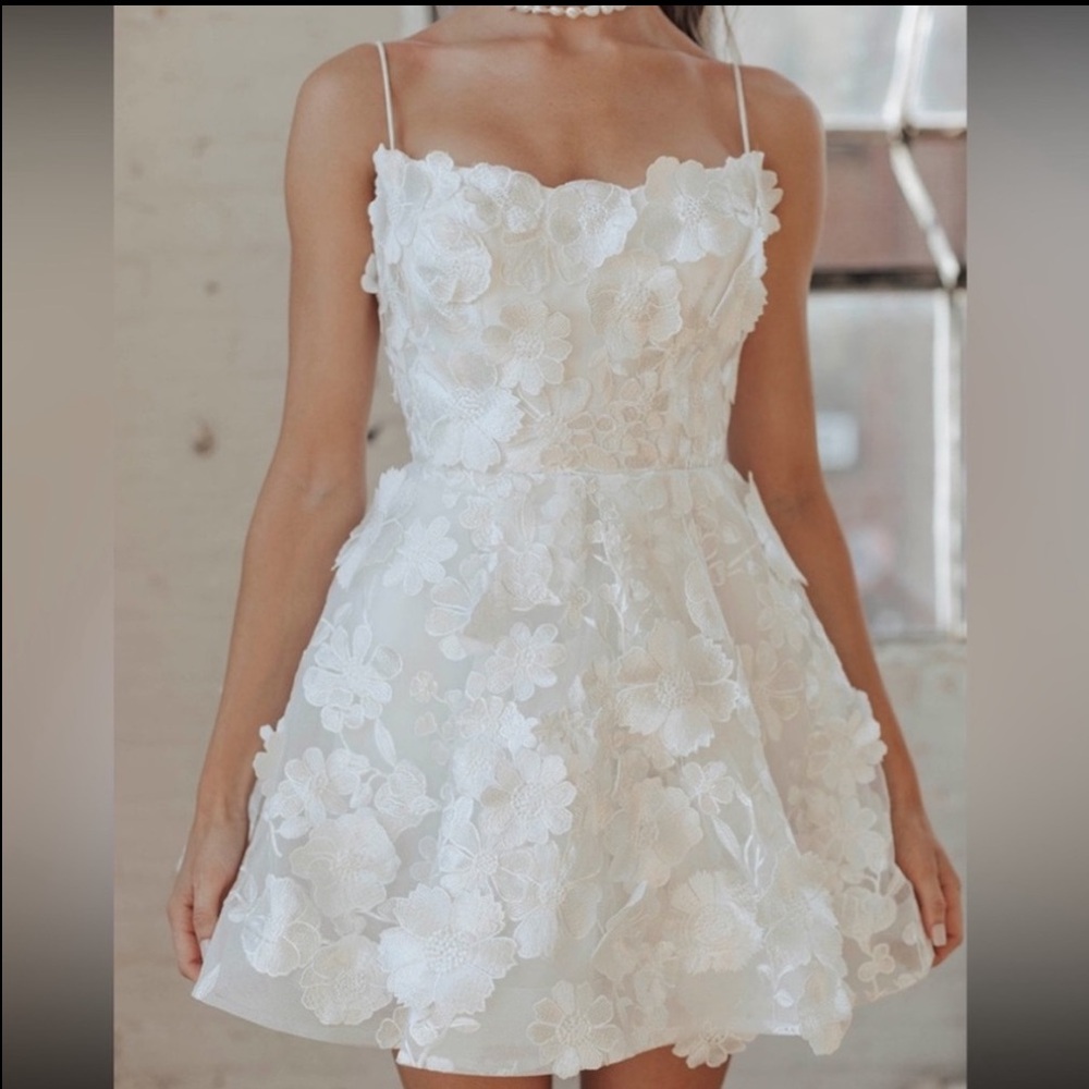 Elegant White Floral Lace Mini Dress